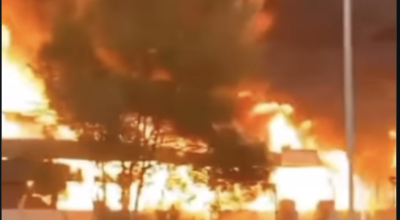 انتشار فيديو لحريق قديم في سوق بعجمان مع الادعاء أنه في مطار دبي 