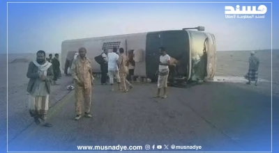 الصورة المتداولة قديمة وتعود لانقلاب حافلة في 2018 وليست حادثًا حديثًا في عدن
