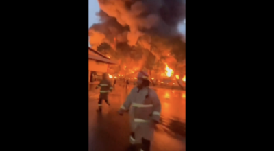  اندلاع حريق هائل في إندونيسيا وليس في إسرائيل