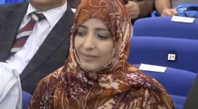 هل طالبت توكل كرمان بتدريس تاريخها في المناهج المدرسية؟
