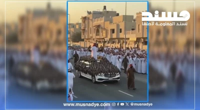 فيديو مولد بالذكاء الاصطناعي وليس لثري يستعرض صقوره في الإمارات