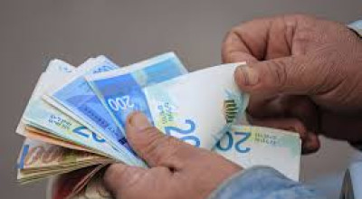 لم تتسلم البنوك الفلسطينية قرارًا بإغلاق حسابات 1200 شخص و40 منظمة