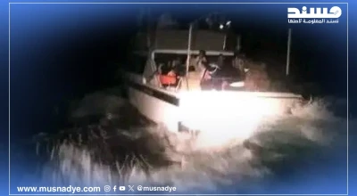 الصورة لا تُظهر خروج زوارق من معاشيق، بل تعود إلى طرابلس عام 2022.