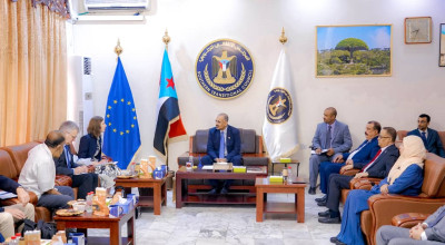 الصورة للقاء الزبيدي بوفد أوروبي في أكتوبر 2021