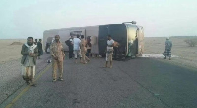 ما حقيقة الصورة المتداولة لانقلاب حافلة تقل يمنيين؟