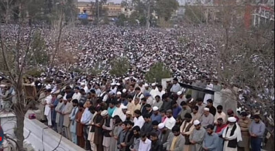مشاهد احتشاد المصلين في باكستان تعود لعام 2016 ولا علاقة لها بالأحداث الأخيرة