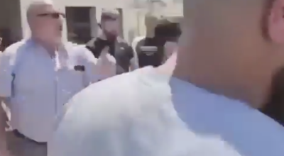 انتشار فيديو لمواطن يصفع نجله مع الادعاء أنه يصفع مستوطناً 