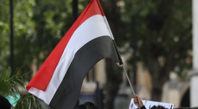 ما حقيقة قرار الغرامة المالية والسجن لمن يحمل غير علم اليمن؟