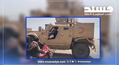 فيديو قديم لمدرعة عسكرية يقودها قيادي حوثي في صنعاء وليس حديثًا
