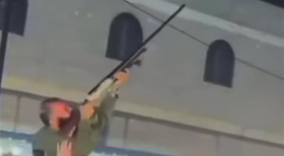 بعد توثيق متصدقش للواقعة ومخالفتها للقانون.. "الداخلية" تتحفظ على بندقيتين احتفل بهما "خيرالله" و"تتخذ الإجراءات القانونية"