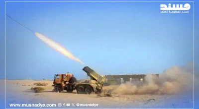 صورة لقصف قوات حكومية على جماعة الحوثي عام 2015 وليست مناورات للحوثي على الحدود السعودية