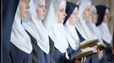 ما جنسية الراهبات اللاتي يقمن بخياطة الكمامات