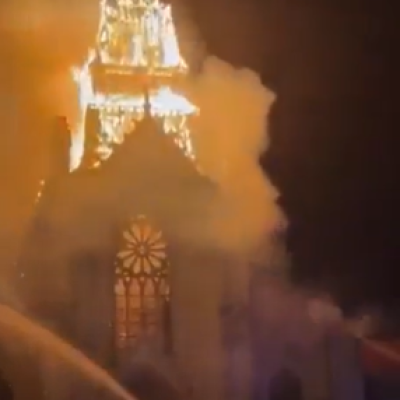 انتشار فيديو قديم لاحتراق كنيسة في فرنسا مع الادعاء أنه ضمن احتجاجات فرنسا