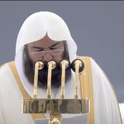 فيديو خاضع للتلاعب للشيخ السديس حول حديثه عن المجاعة غزة