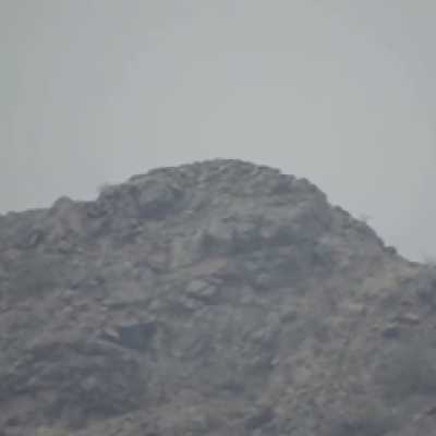 هل يوثق هذا الفيديو قصفًا حديثًا لمواقع الحوثيين في البرح غرب تعز؟
