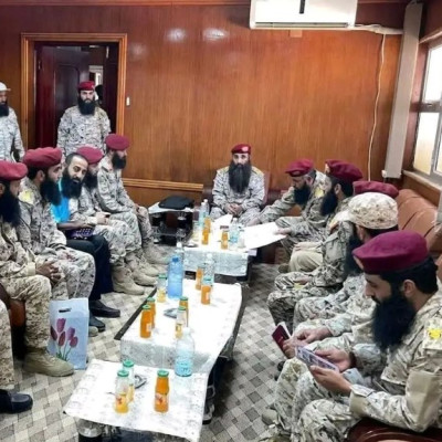 حقيقة صورة اجتماع قيادة المنطقة الرابعة بعدن
