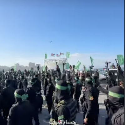 انتشار فيديو قديم لعرض عسكري لكتائب القسام 