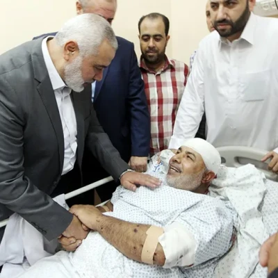 انتشار صورة مضللة مع الإدعاء أنها لخليل الحية في قطر