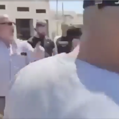 انتشار فيديو لمواطن يصفع نجله مع الادعاء أنه يصفع مستوطناً 