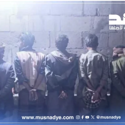 الصورة لأفراد نقطة عسكرية في أبين وليست لعناصر أطلقت النار على قوات الأمن في المكلا