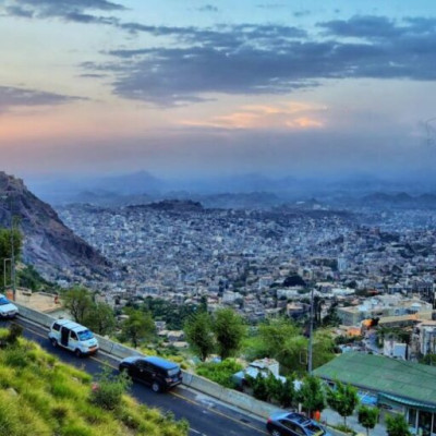 لا صحة لما يتم تداوله عن اقتحام الجيش والشرطة لحي الروضة في تعز