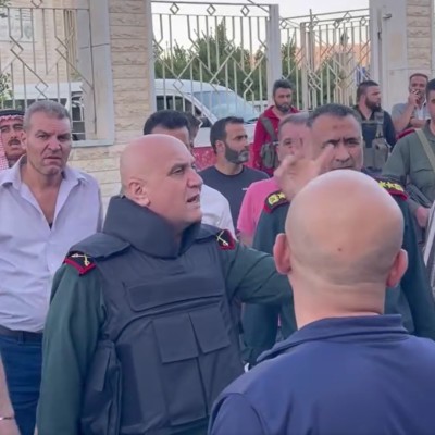 فيديو قائد شرطة ريف دمشق في حفير الفوقا متداول على أنه من اعتقالات في درعا