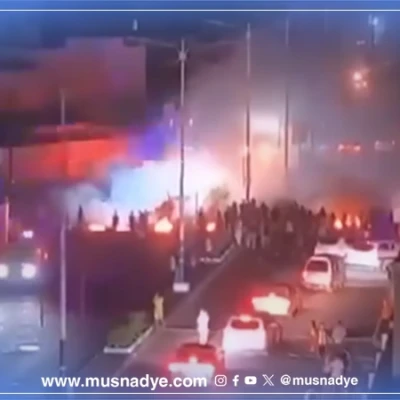 الفيديو المتداول لحريق سيارة لا يُظهر احتجاجات اليوم في عدن، بل يعود لاحتجاجات سابقة شهدتها المدينة في فبراير 2025