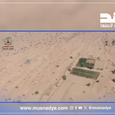 الفيديو المتداول قديم ويعود إلى قصف مدفعي في جبهة حريب عام 2022 وليس لهجوم بطائرات مسيّرة حديث