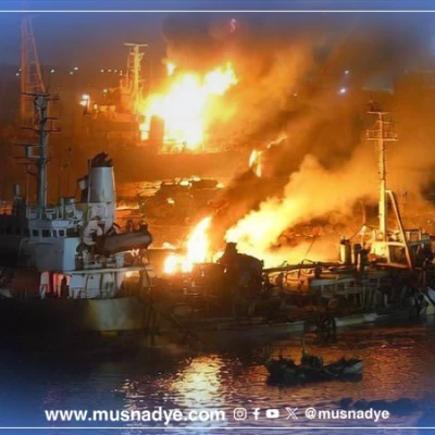 الصورة المتداولة لحريق سفينة في ميناء المكلا مولَّدة بالذكاء الاصطناعي ولا توثّق حريقًا حقيقيًا عقب قصف طيران التحالف.