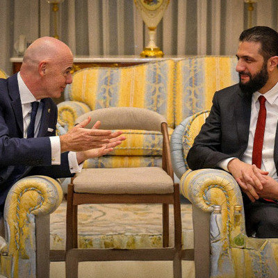 منشور غير صحيح يُنسب للاعب برشلونة روني بردغجي حول صورة الرئيس أحمد الشرع وإنفانتينو