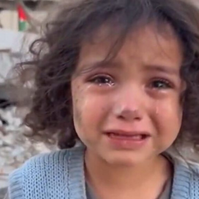 فيديو الطفلة الباكية من غزة مُولَّد بالذكاء الاصطناعي