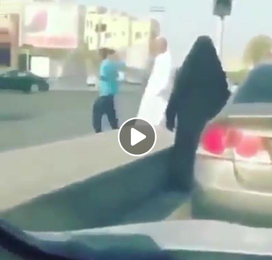 حقيقة أول خناقة بين سائقتين في الرياض