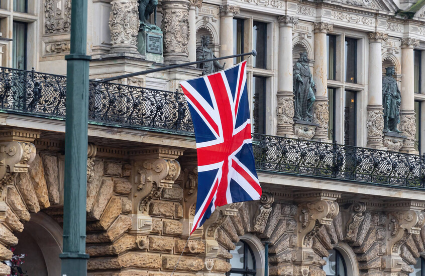 هل رحبت الخارجية البريطانية بالإعلان الدستوري في عدن؟
