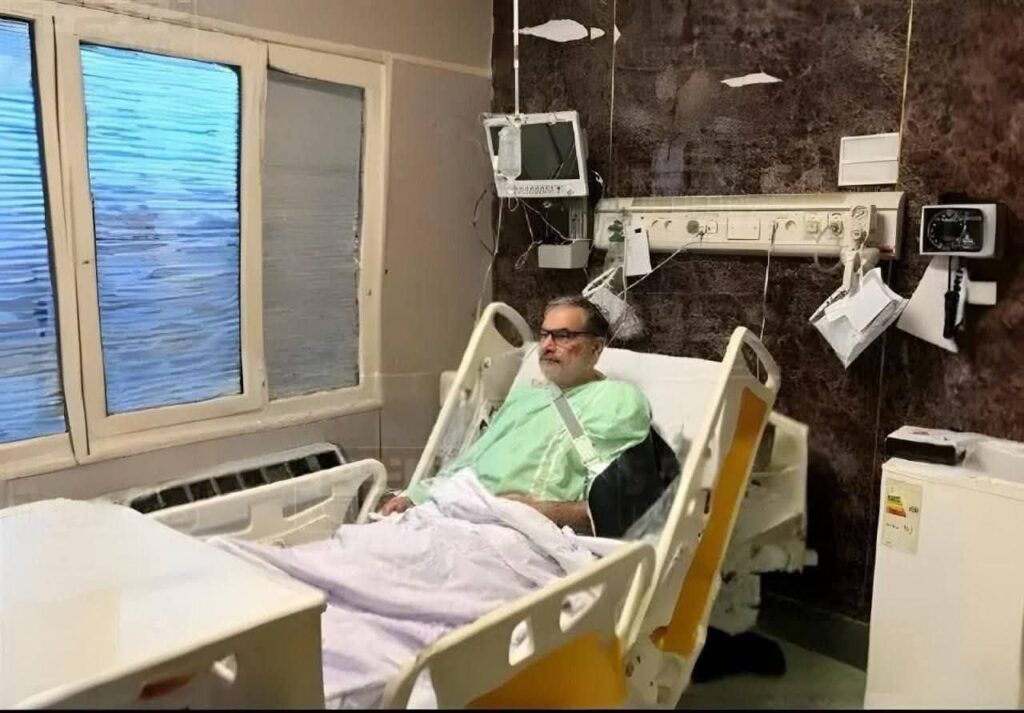 انتشار صورة قديمة لمستشار المرشد الإيراني علي شمخاني في المشفى