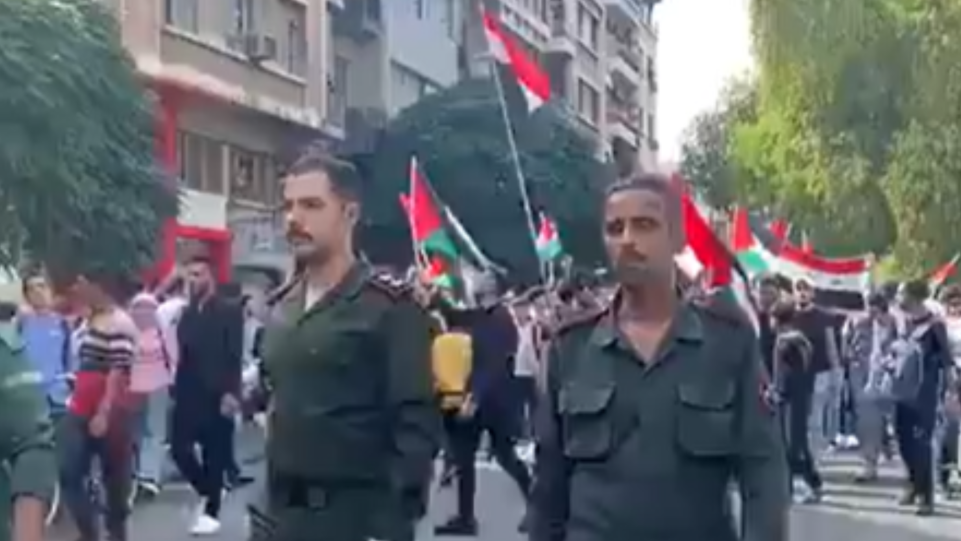 فيديو المتظاهرين في دمشق يطالبون بشار الأسد بقصف تل أبيب مضلل