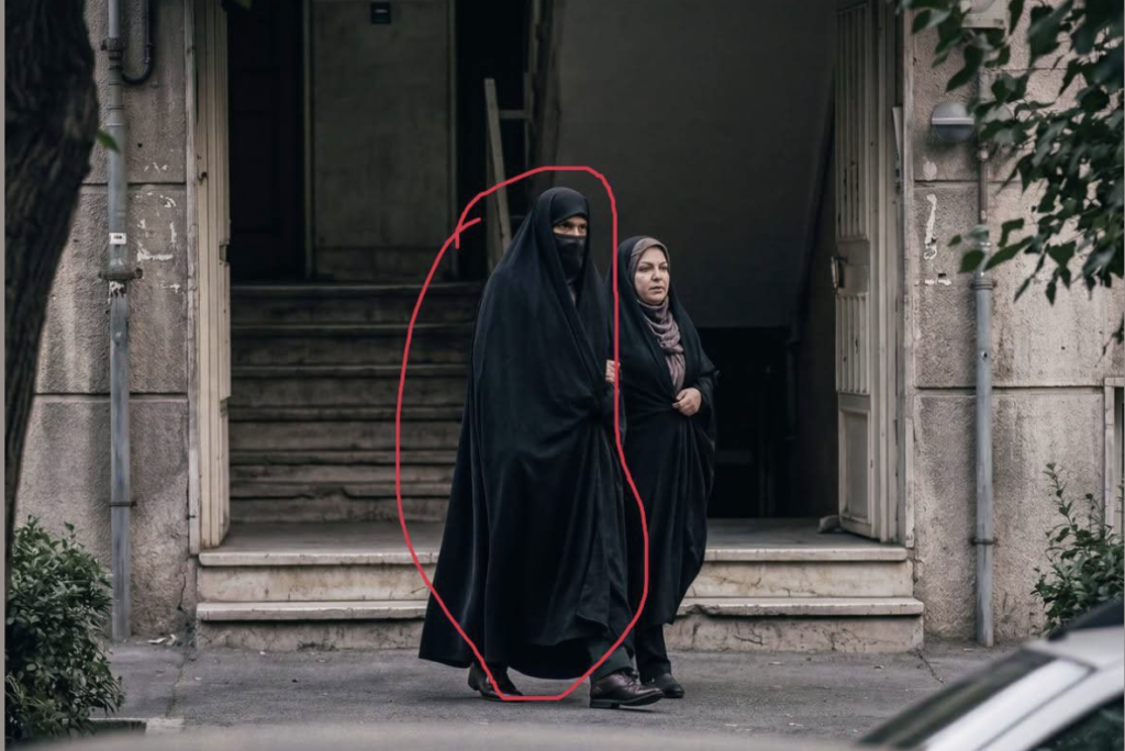 الصورة المتداولة لـ “زلم الشرع” بزي نسائي تعود لمسؤول إيراني في طهران