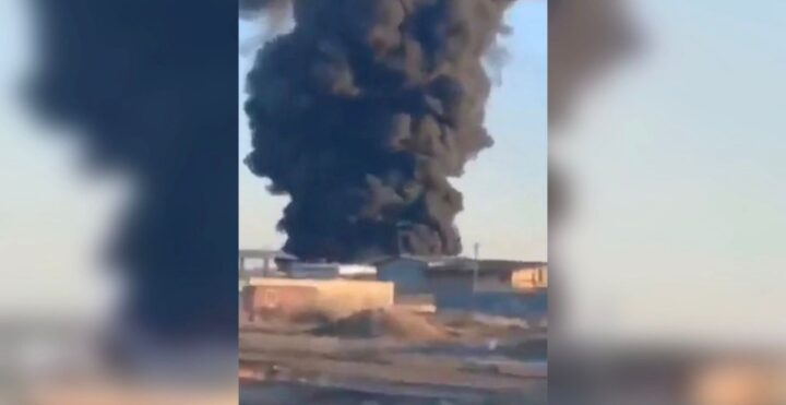 حقيقة فيديو الهجوم على قاعدة أمريكية في قطر: يعود لحريق صناعي في إيران