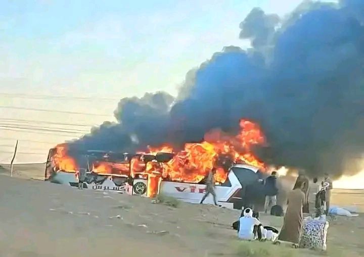 الصورة لاحتراق حافلة ركاب في عام 2024 وليست حديثة