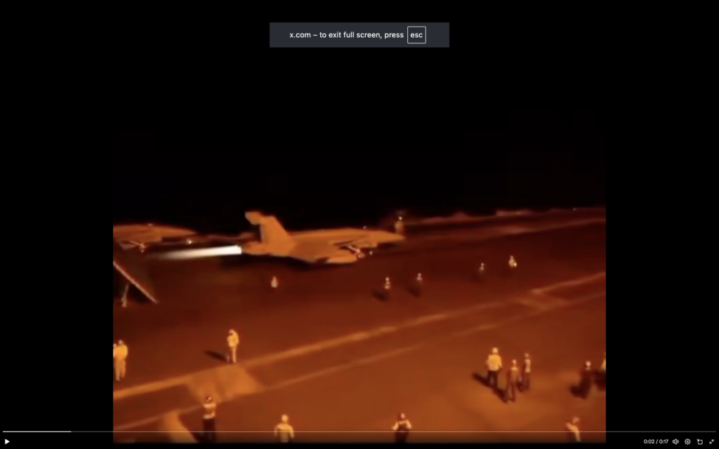 مقطع فيديو لحاملة الطائرات الأمريكية من عام 2015 وليس حديثًا