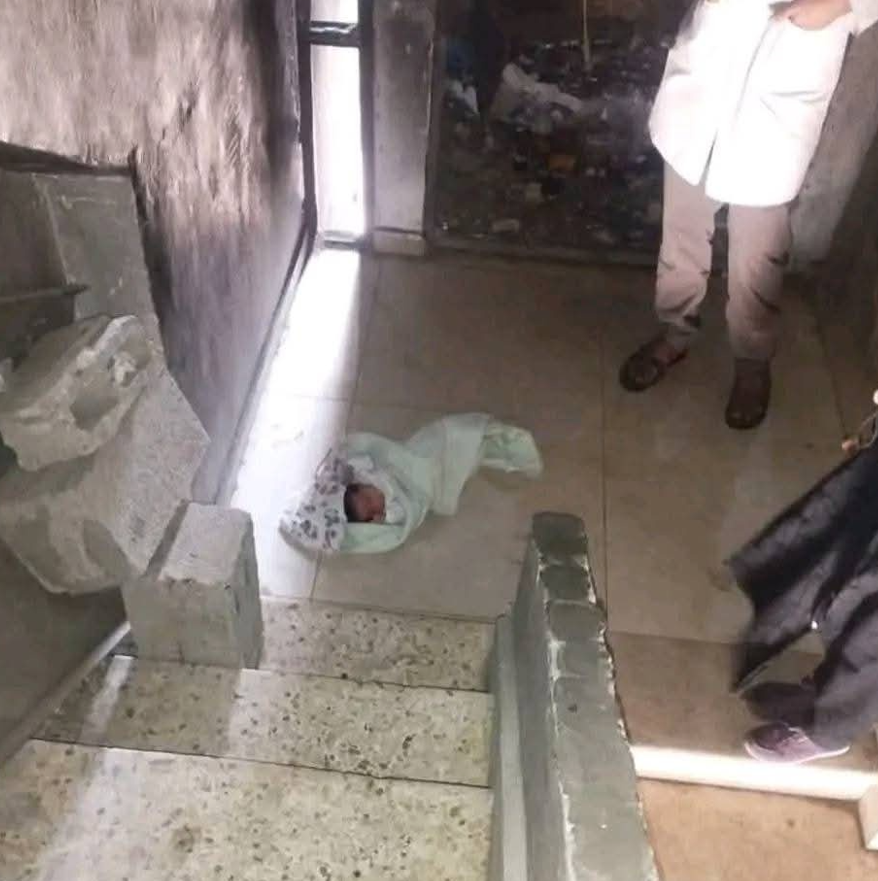 لا صحة للصورة حول العثور على طفل رضيع في صنعاء