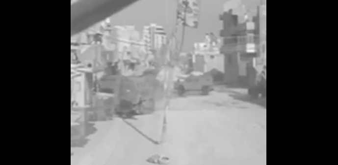 مشهد تفجير &#8220;مدرعة النمر&#8221; قديم من طولكرم وليس قطاع غزة 