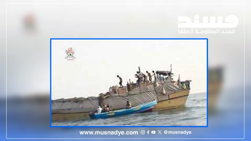 فيديو قديم لضبط قارب تابع لجماعة الحوثي في باب المندب يُتداول على أنه يوثق واقعة حديثة