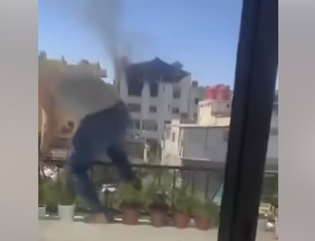 ما حقيقة إلقاء مدنيين من شرفة في مدينة السويداء؟