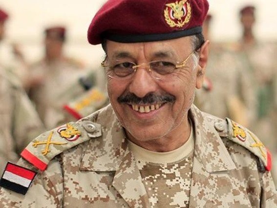 لا صحة لخبر وفاة علي محسن الأحمر