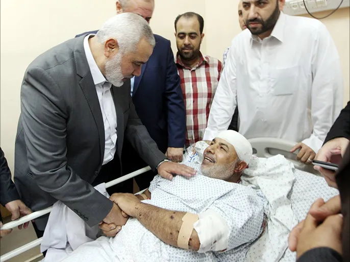 انتشار صورة مضللة مع الإدعاء أنها لخليل الحية في قطر