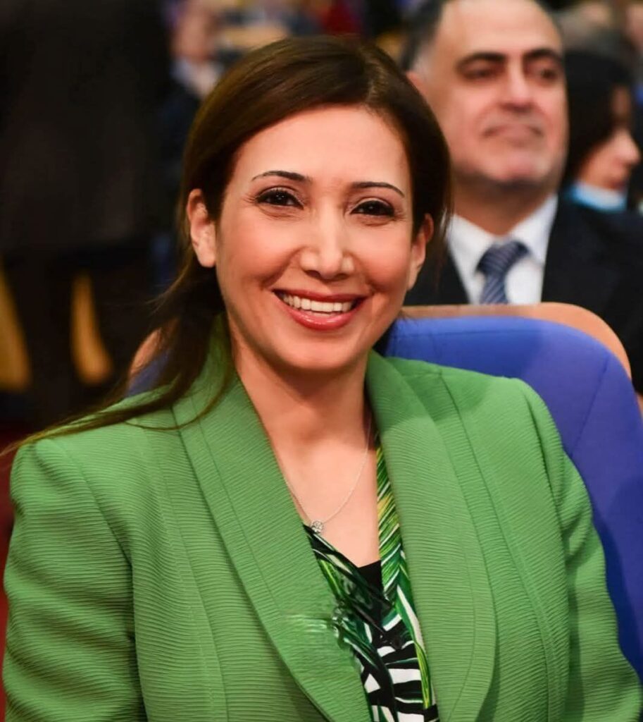 الدكتورة علا عوض شغلت رئيسةً للجهاز المركزي للإحصاء الفلسطيني لمدة 15 عامًا 