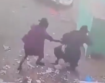 ما حقيقة الفيديو المتداول حول قتل رجل وإحراق زوجته في حجة؟