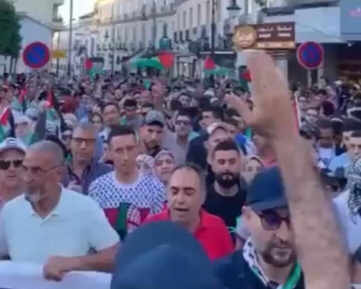 فيديو لمظاهرة قديمة في المغرب متداول  بأنه لاحتجاجات في طنجة عقب رسو سفينة إسرائيلية في موانئها