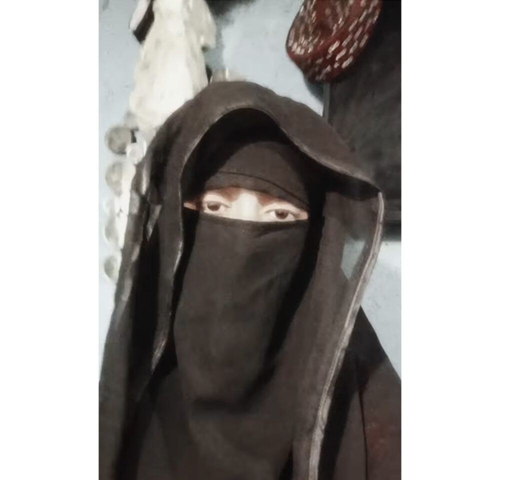فيديو قتل امرأة أثناء البث المباشر لترند من الهند وليس من اليمن