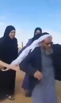 انتشار فيديو لاعتداء الاحتلال على مواطنين بالخليل مع الادعاء أنه في درعا
